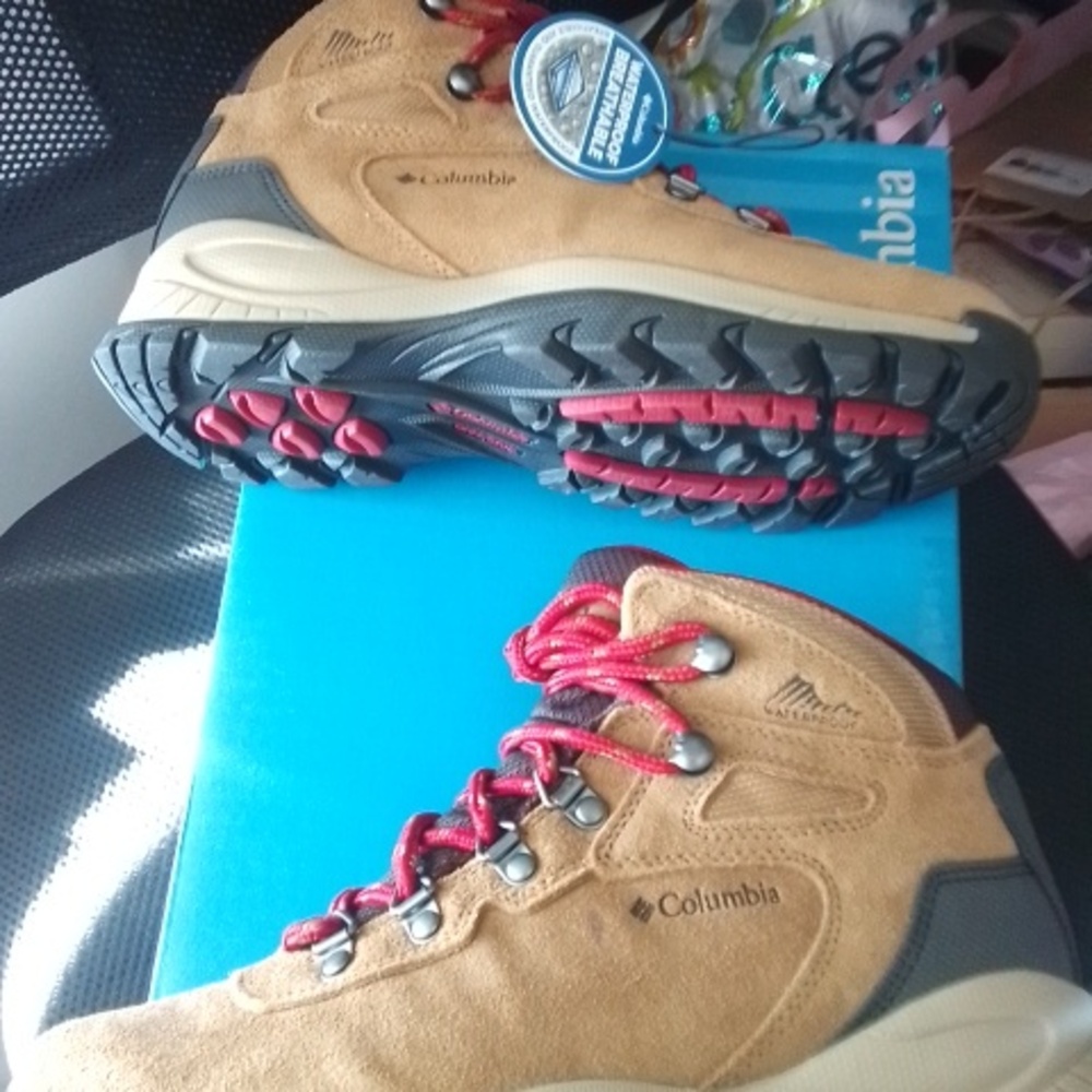 NWT Columbia Newton Ridge waterproof boots - Picture 4 of 5